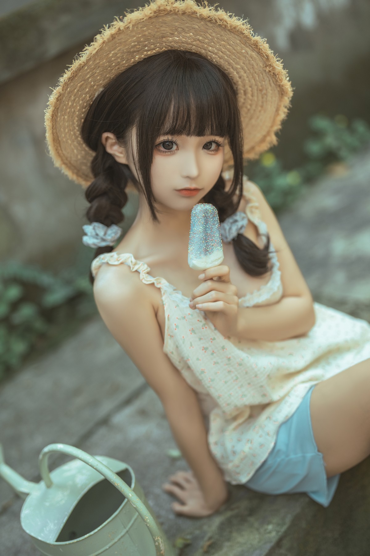 xgyw.top_动漫博主蠢沫沫乡下妹妹主题户外半脱性感上衣露傲人豪乳遮点极致诱惑写真125P