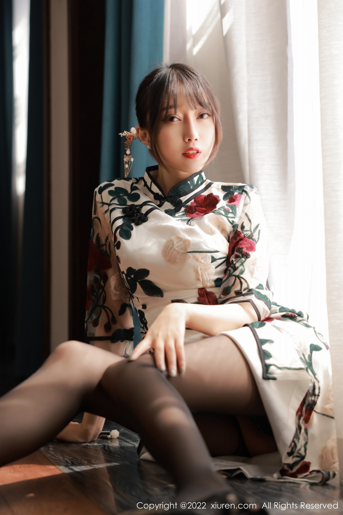 xgyw.top_XiuRen第5199期_模特玥儿玥er澳门旅拍半脱露黑色轻透内衣配超薄黑丝诱惑写真77P