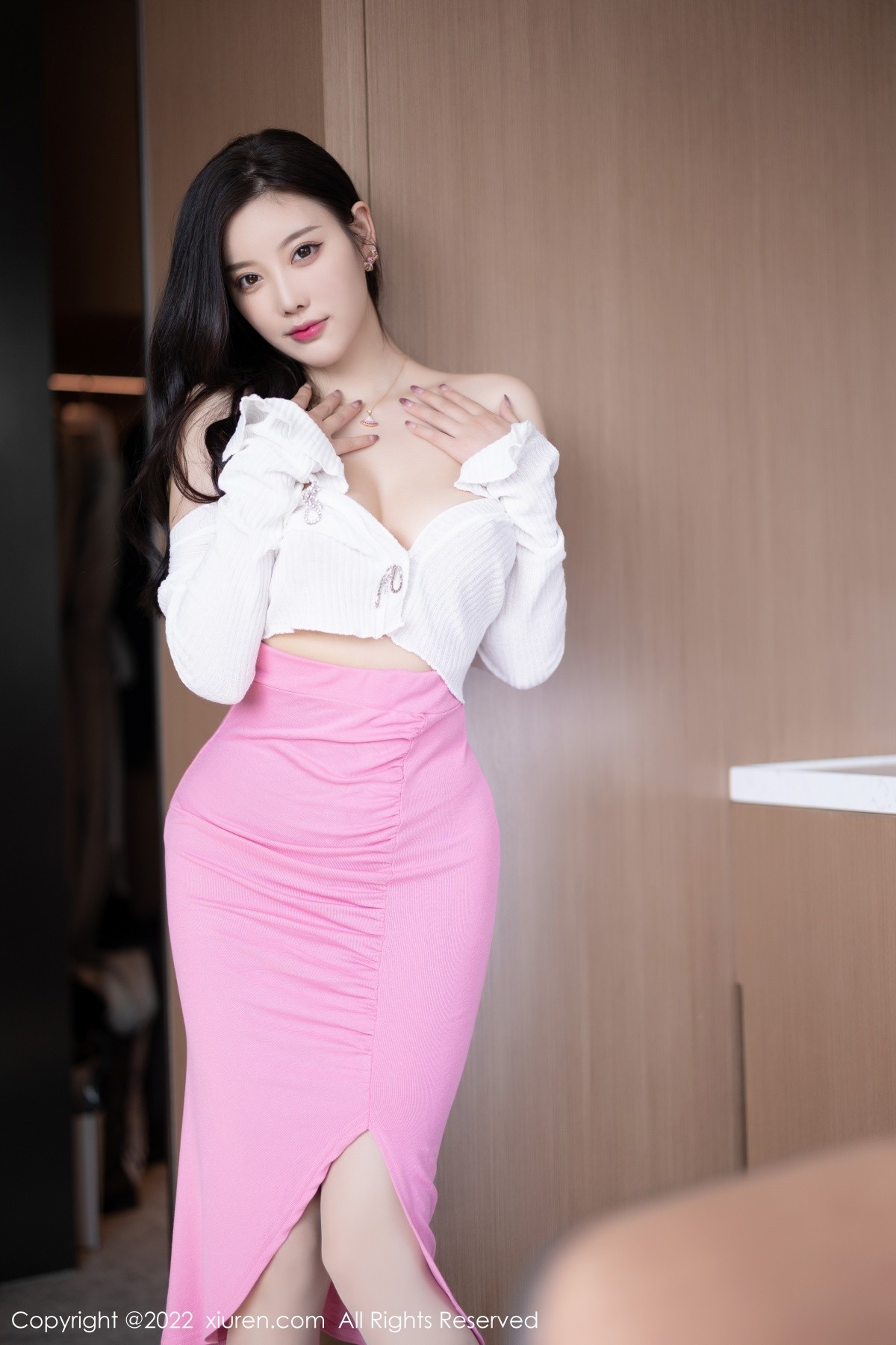 xgyw.top_XiuRen第5200期_女神杨晨晨Yome半脱露白色轻透蕾丝内衣秀完美身材诱惑写真76P