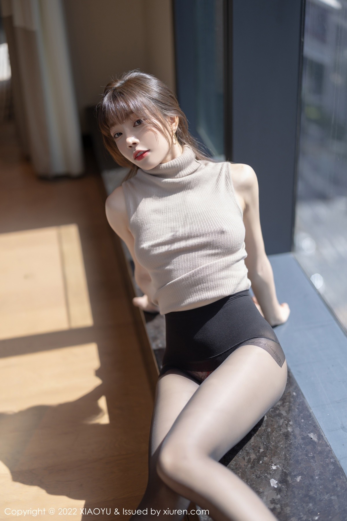 xgyw.top_[XiaoYu画语界]Vol.808_模特芝芝Booty杏色收身上衣配性感短裙超薄黑丝秀翘臀诱惑写真100P