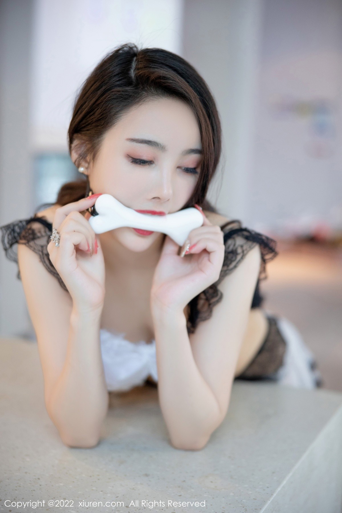 xgyw.top_XiuRen第5197期_模特Summer宝宝性感黑白蕾丝服饰配黑丝袜秀完美身材诱惑写真43P