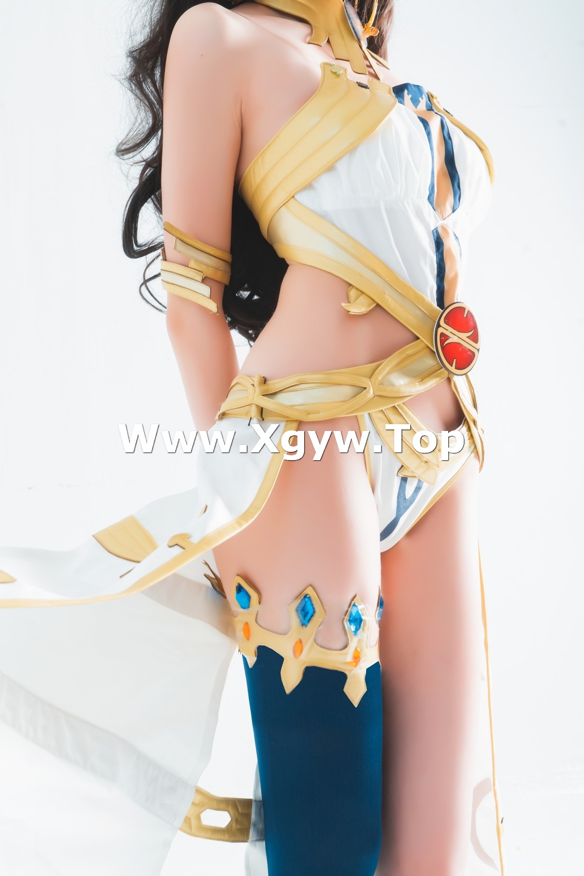 xgyw.top_网络美女桜桃喵弓凛Cos主题私房性感白色服饰秀完美身材翘臀美腿迷人诱惑写真44P