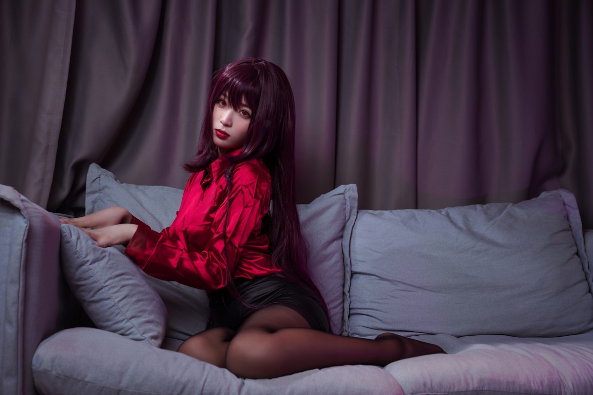 xgyw.top_网络美女轩萧学姐师匠OL主题私房沙发半脱露红色衬衫配超薄黑丝秀美腿诱惑写真34P