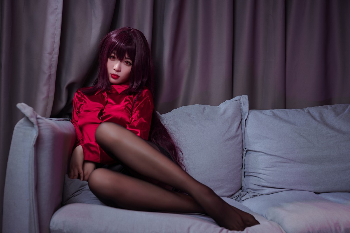xgyw.top_网络美女轩萧学姐师匠OL主题私房沙发半脱露红色衬衫配超薄黑丝秀美腿诱惑写真34P