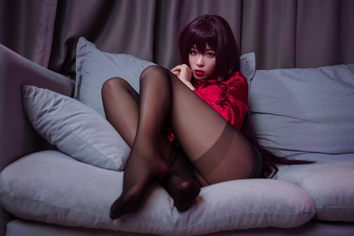 xgyw.top_网络美女轩萧学姐师匠OL主题私房沙发半脱露红色衬衫配超薄黑丝秀美腿诱惑写真34P