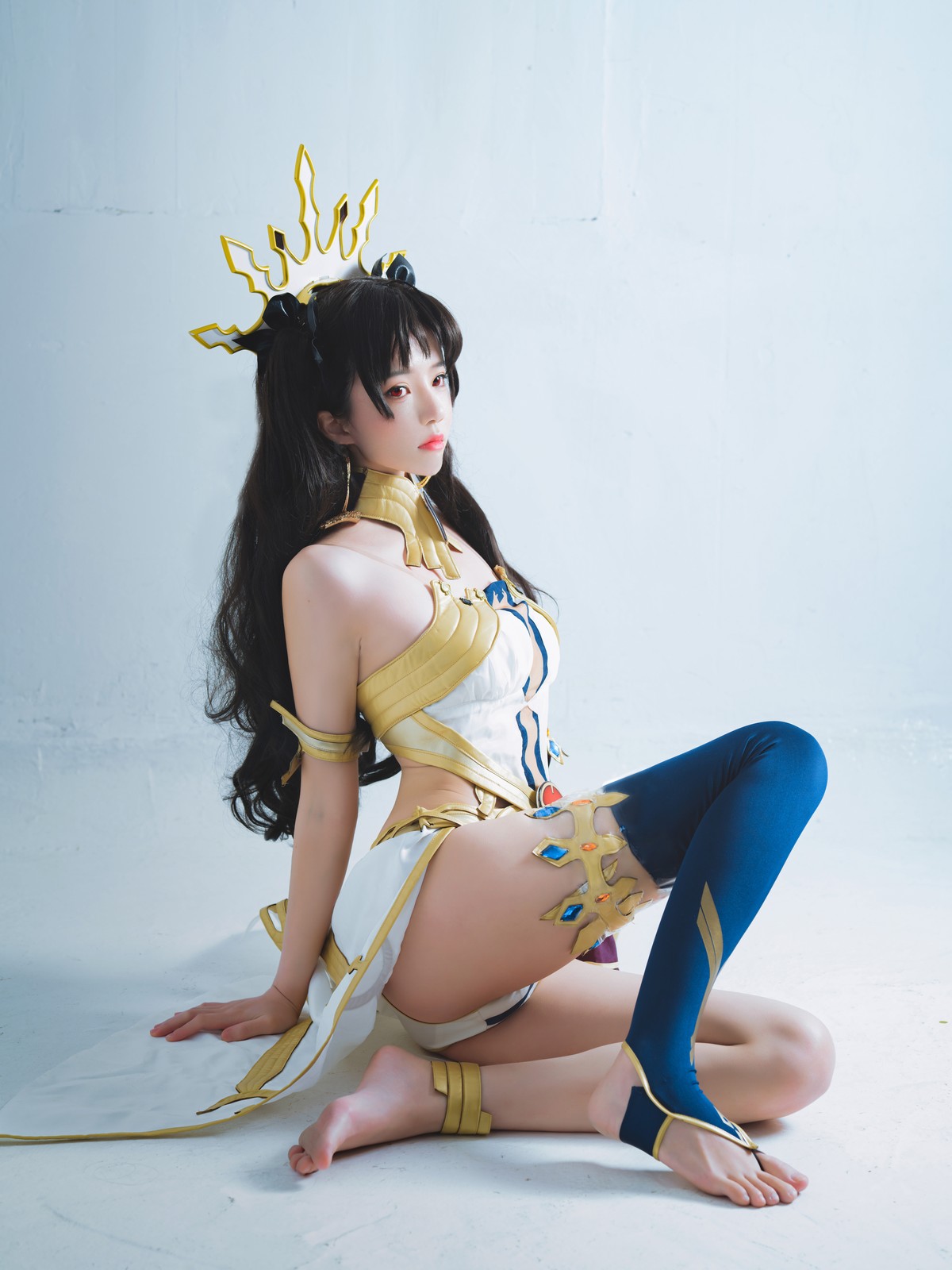 xgyw.top_网络美女桜桃喵弓凛Cos主题私房性感白色服饰秀完美身材翘臀美腿迷人诱惑写真44P