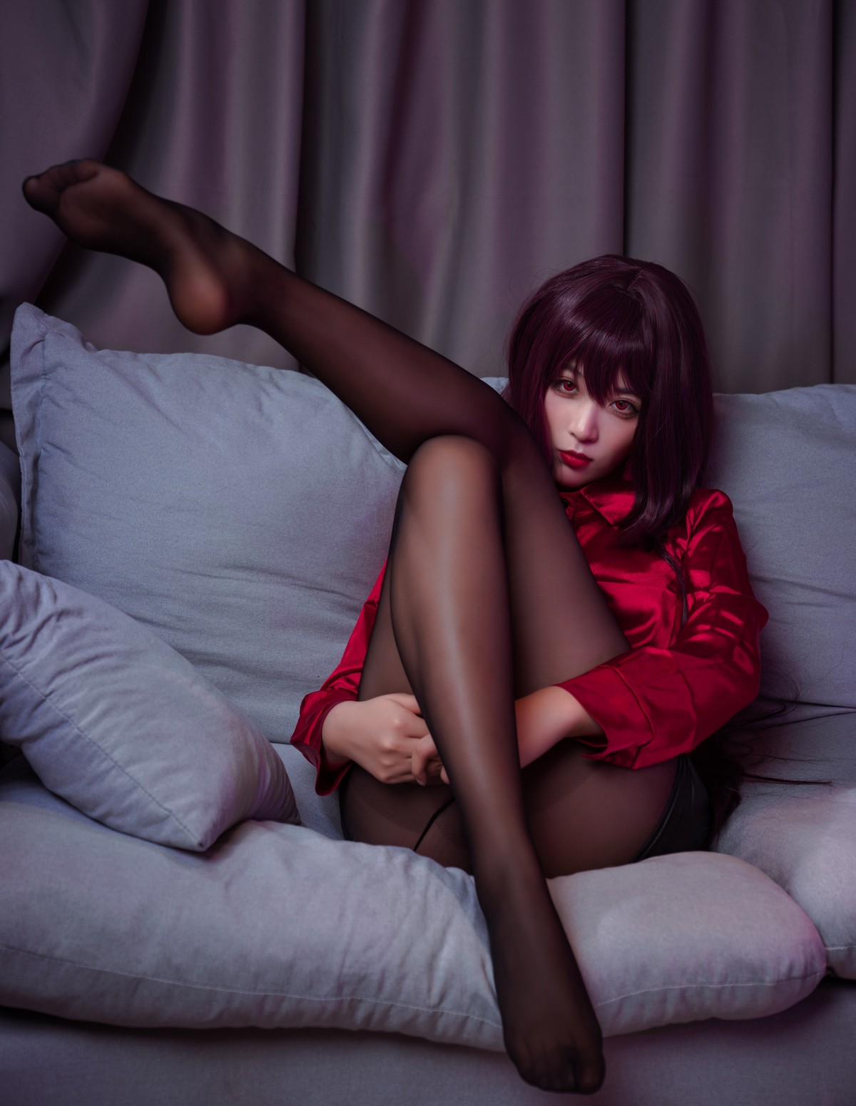 xgyw.top_网络美女轩萧学姐师匠OL主题私房沙发半脱露红色衬衫配超薄黑丝秀美腿诱惑写真34P
