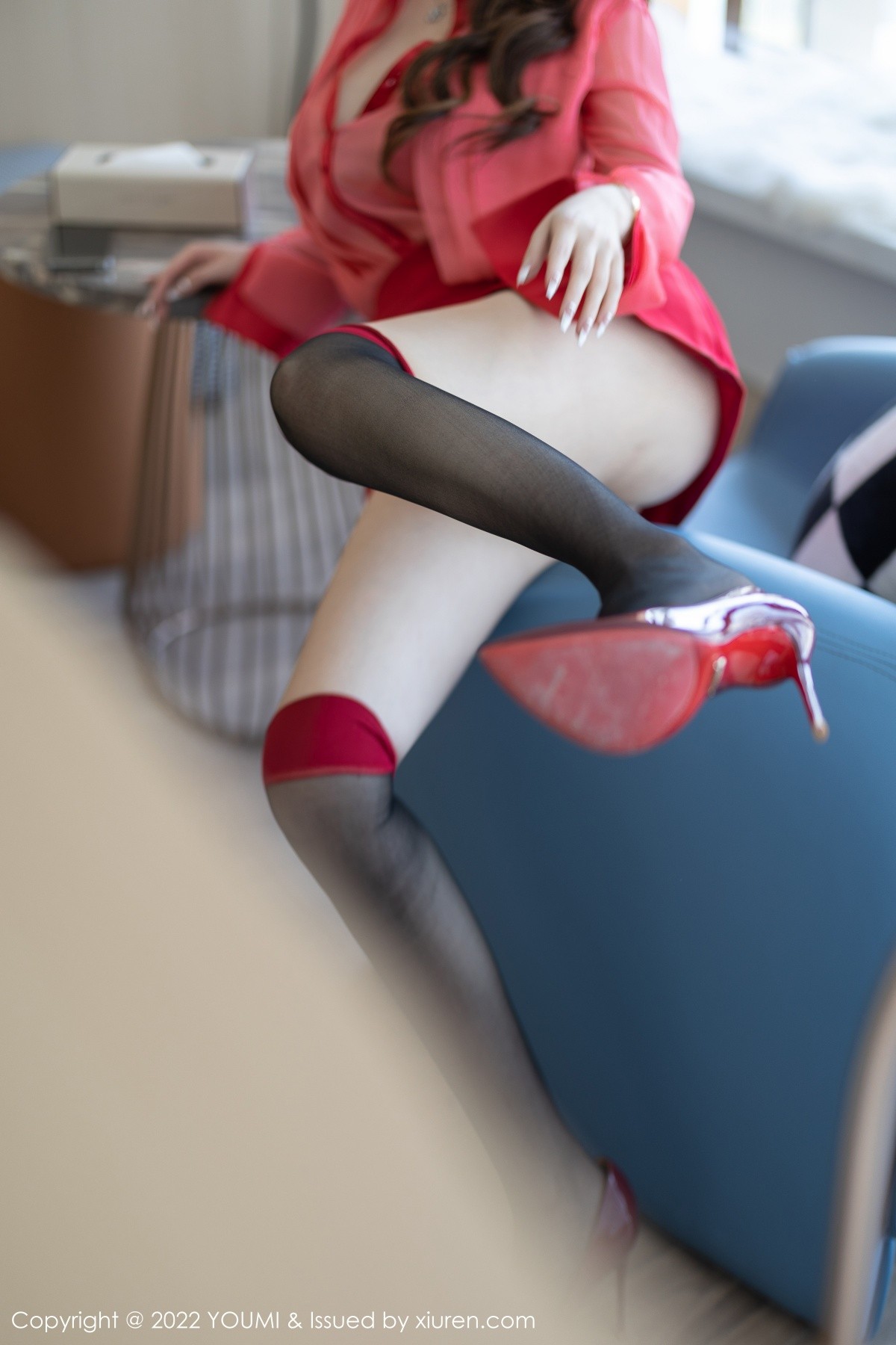 xgyw.top_[YouMi尤蜜荟]Vol.809_女神尤妮丝Egg红色轻透上衣配红短裙半脱露红色内衣诱惑写真60P