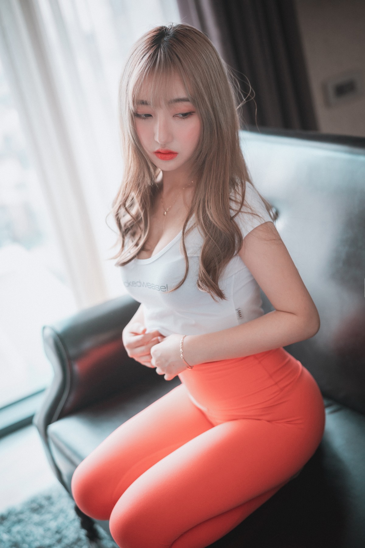 xgyw.top_[DJAWA]No.119_模特Hanari_Red Orange & Cool Mint主题脱紧身运动裤秀翘臀诱惑写真50P