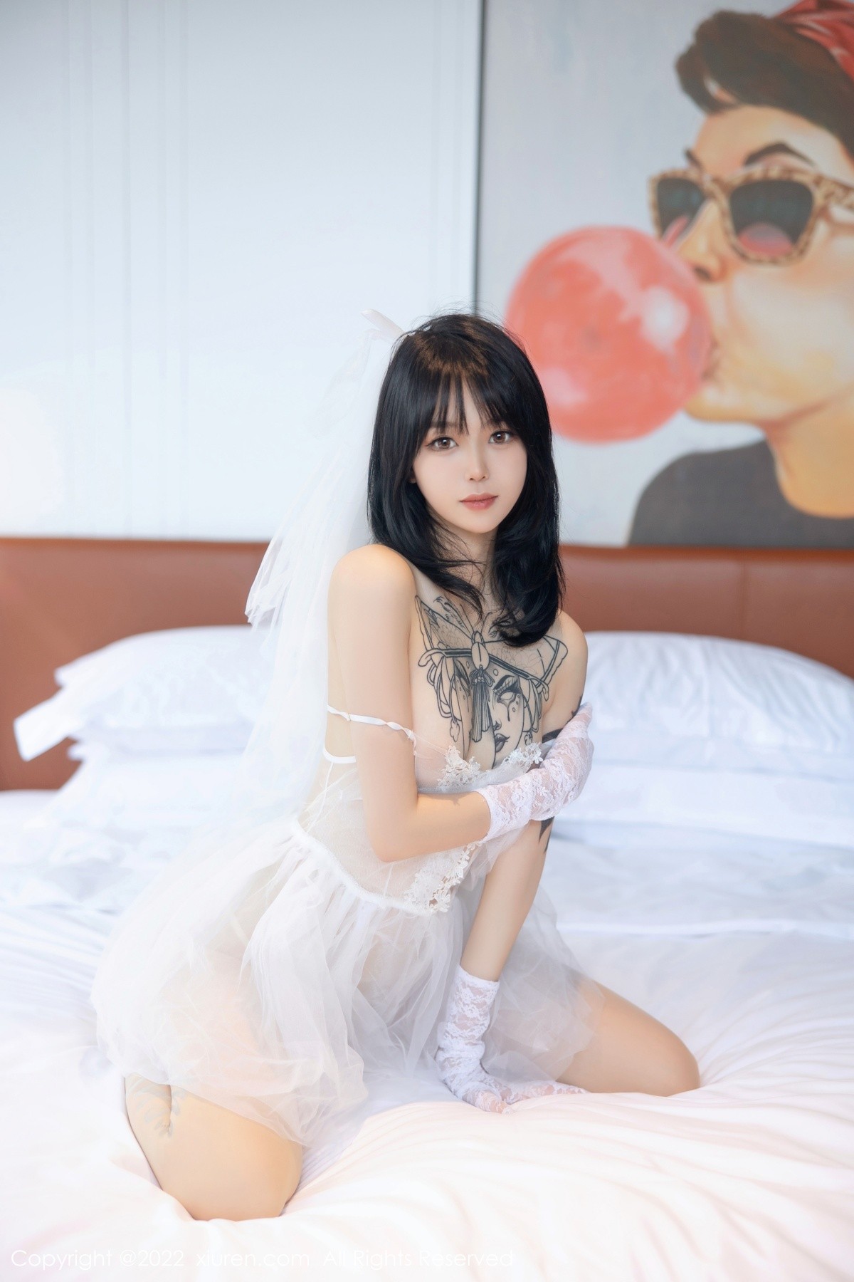 xgyw.top_XiuRen第5212期_模特奶瓶私房性感白色婚纱服饰配白色丝袜秀翘臀美腿诱惑写真89P