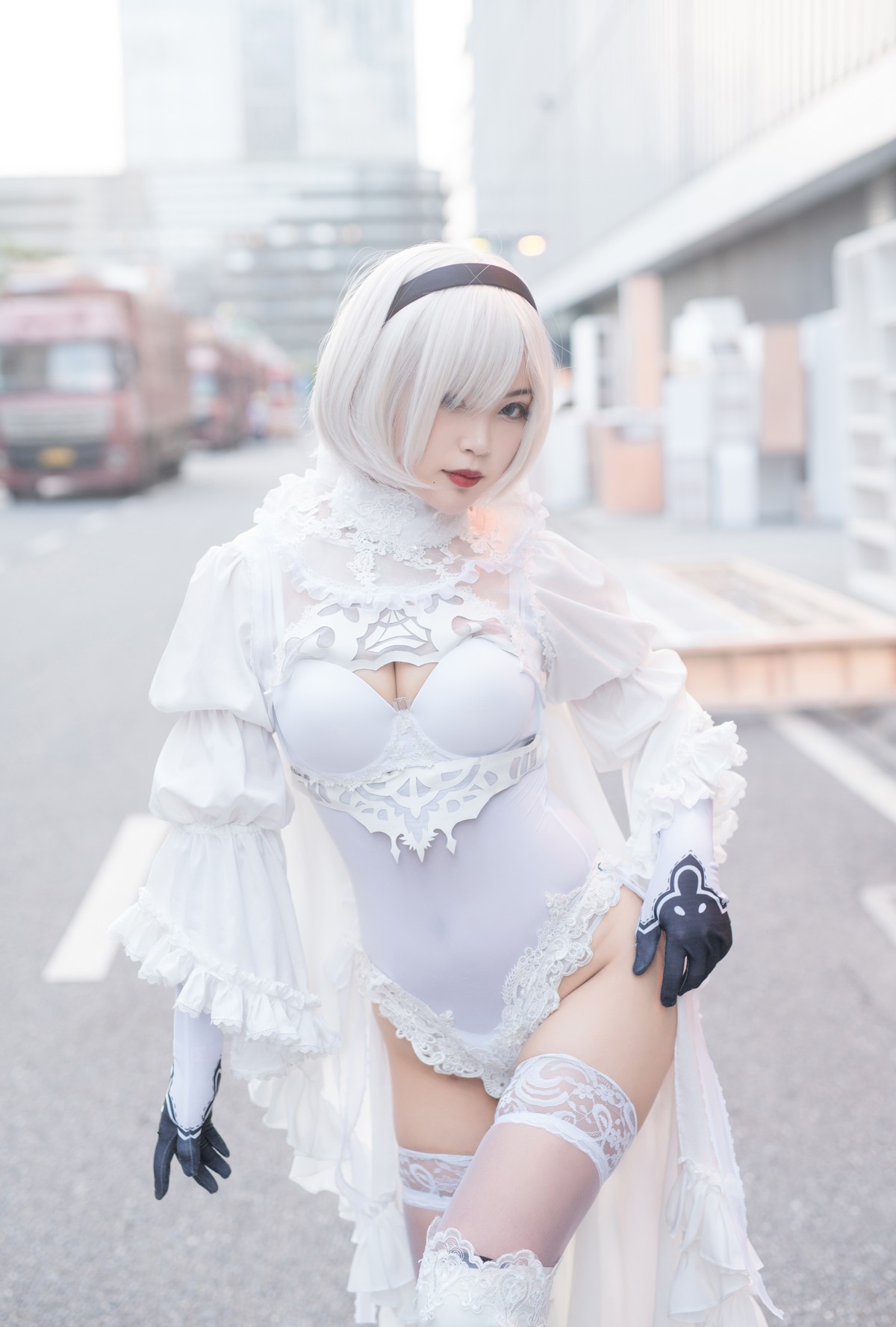 xgyw.top_萌系小姐姐白烨2b全套系列主题性感美女武士装扮黑白两套丝袜撩人诱惑写真131P