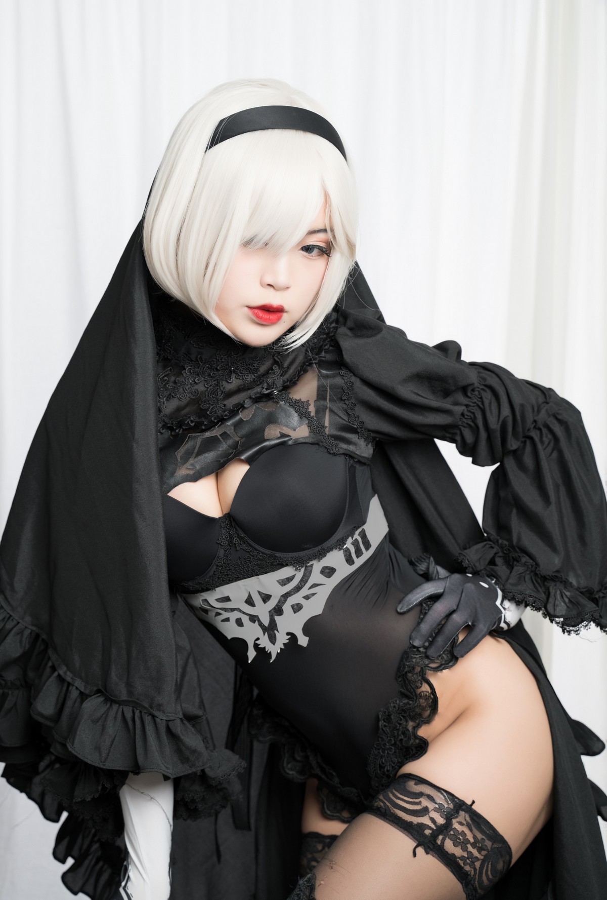 xgyw.top_萌系小姐姐白烨2b全套系列主题性感美女武士装扮黑白两套丝袜撩人诱惑写真131P