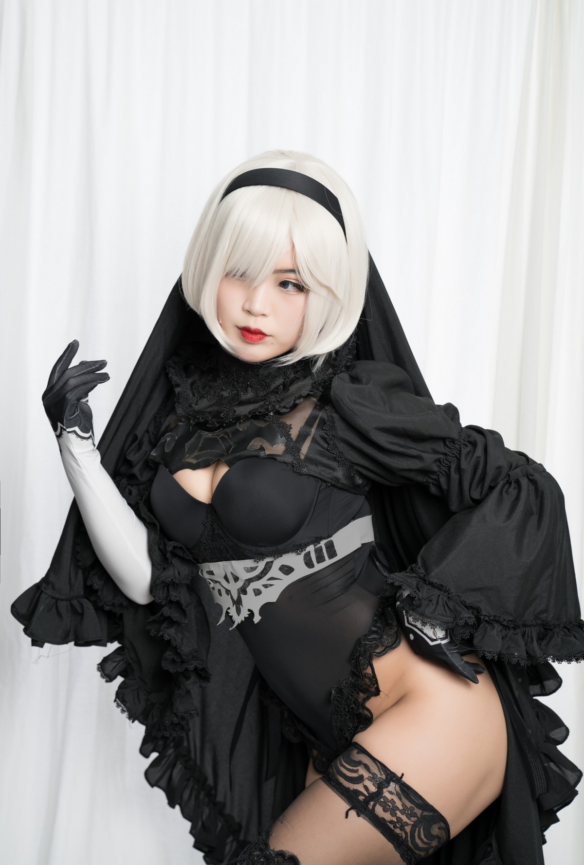 xgyw.top_萌系小姐姐白烨2b全套系列主题性感美女武士装扮黑白两套丝袜撩人诱惑写真131P