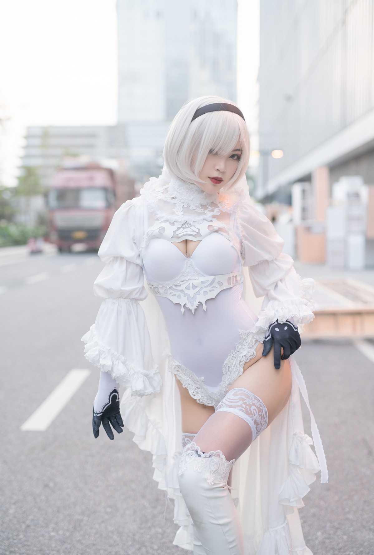 xgyw.top_萌系小姐姐白烨2b全套系列主题性感美女武士装扮黑白两套丝袜撩人诱惑写真131P