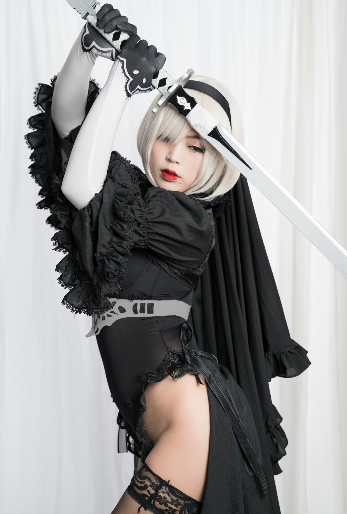 xgyw.top_萌系小姐姐白烨2b全套系列主题性感美女武士装扮黑白两套丝袜撩人诱惑写真131P
