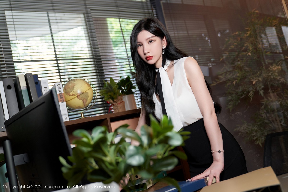 xgyw.top_XiuRen第5217期_女神周于希Sally心愿旅拍私房超薄闪亮黑丝秀翘臀美腿诱惑写真76P