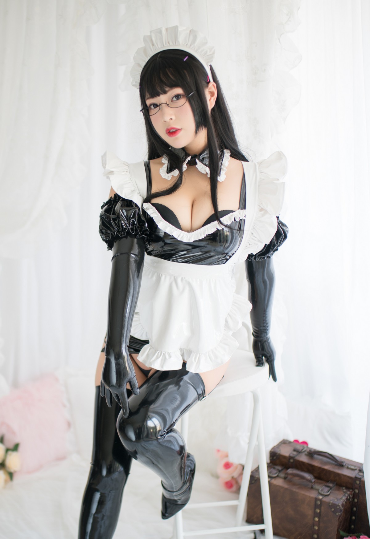 xgyw.top_萌系小姐姐白烨傲娇女仆长主题私房性感女仆装配吊带皮袜秀翘臀美腿诱惑写真63P