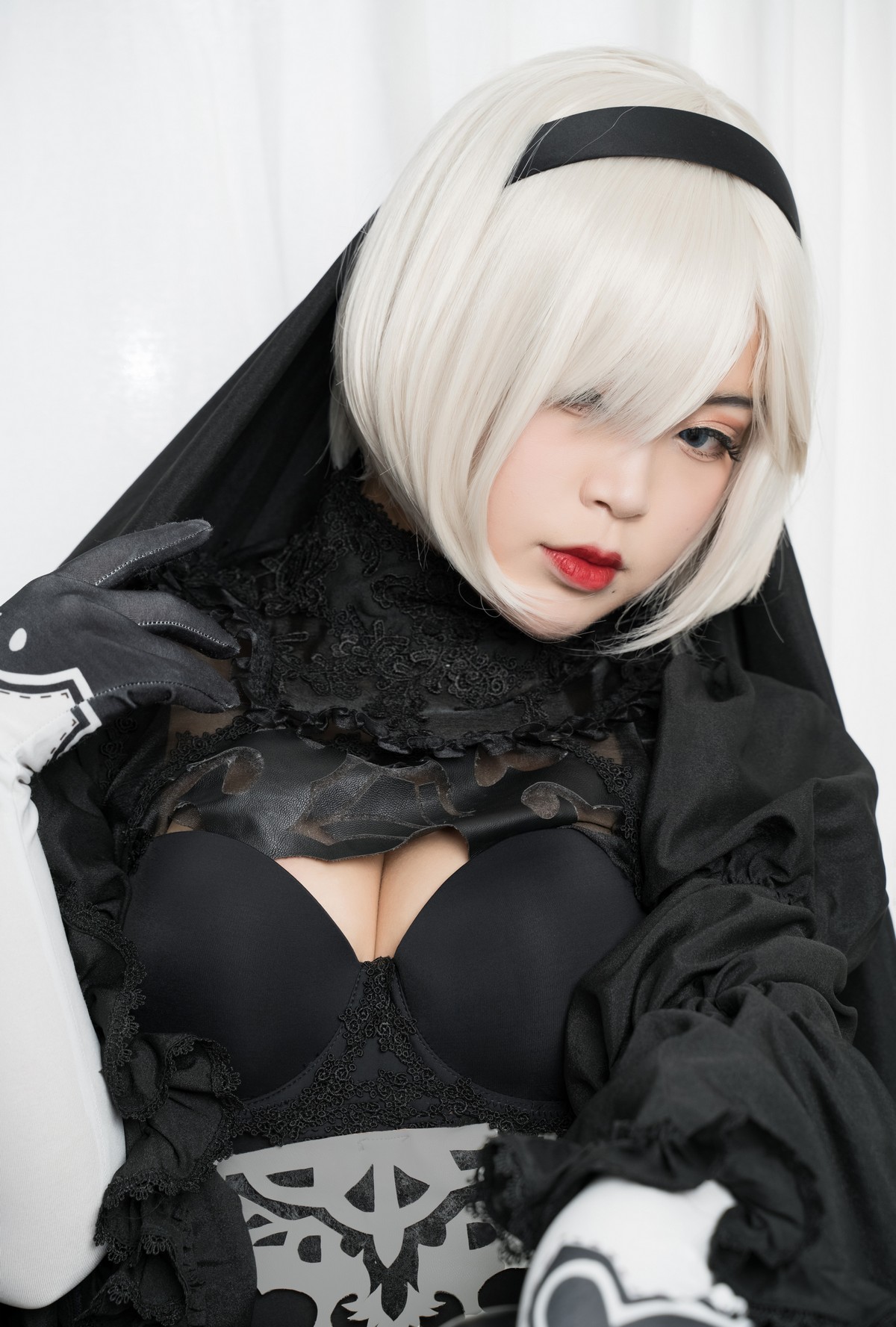 xgyw.top_萌系小姐姐白烨2b全套系列主题性感美女武士装扮黑白两套丝袜撩人诱惑写真131P