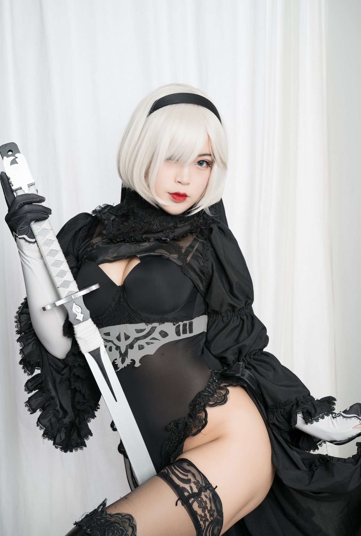 xgyw.top_萌系小姐姐白烨2b全套系列主题性感美女武士装扮黑白两套丝袜撩人诱惑写真131P