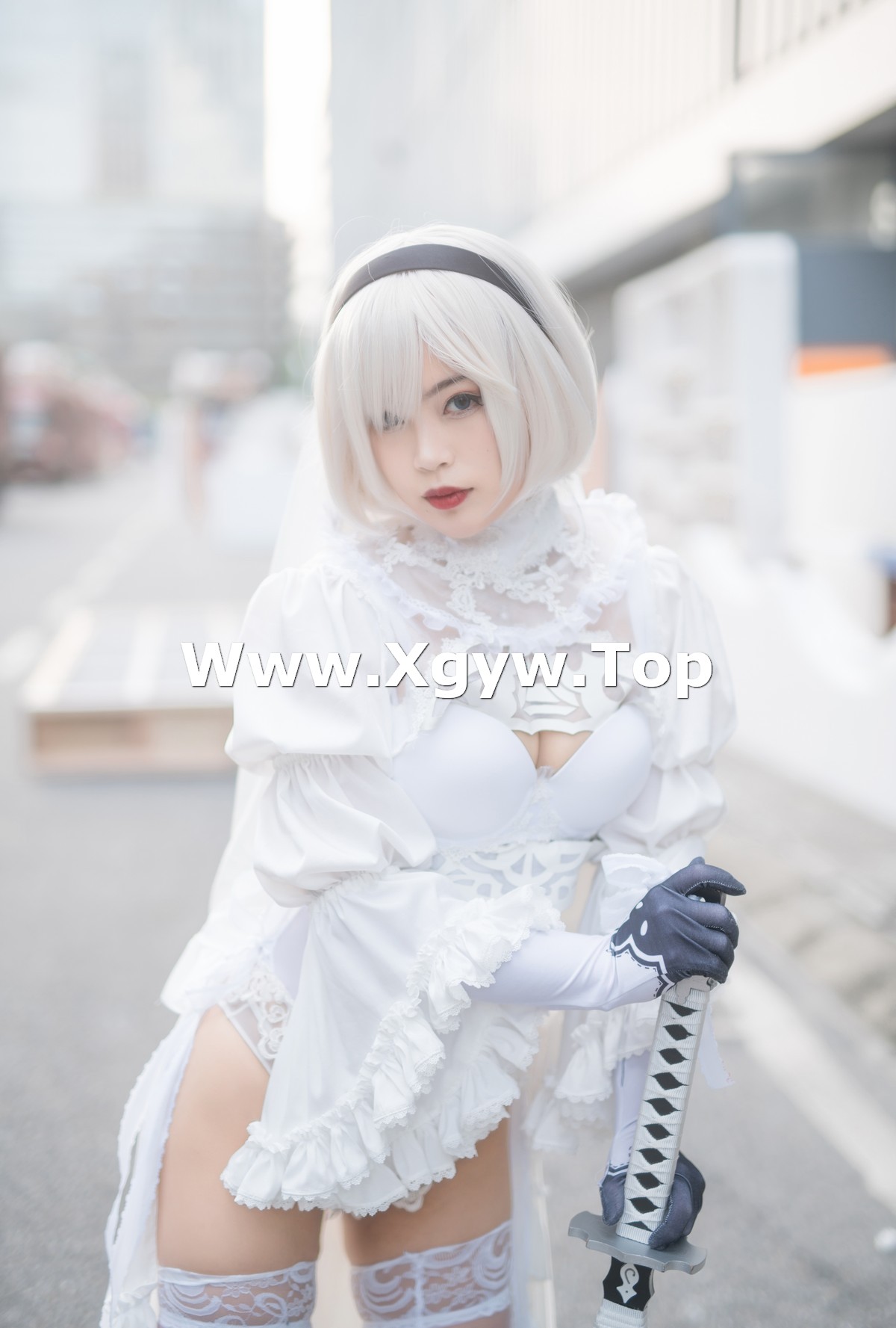 xgyw.top_萌系小姐姐白烨2b全套系列主题性感美女武士装扮黑白两套丝袜撩人诱惑写真131P