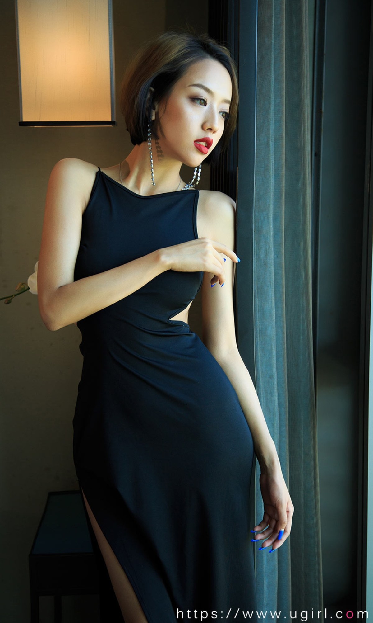 xgyw.top_[Ugirls爱尤物]No.2358_模特Athena私房高叉连体衣 性感连衣长裙秀完美身材诱惑写真35P