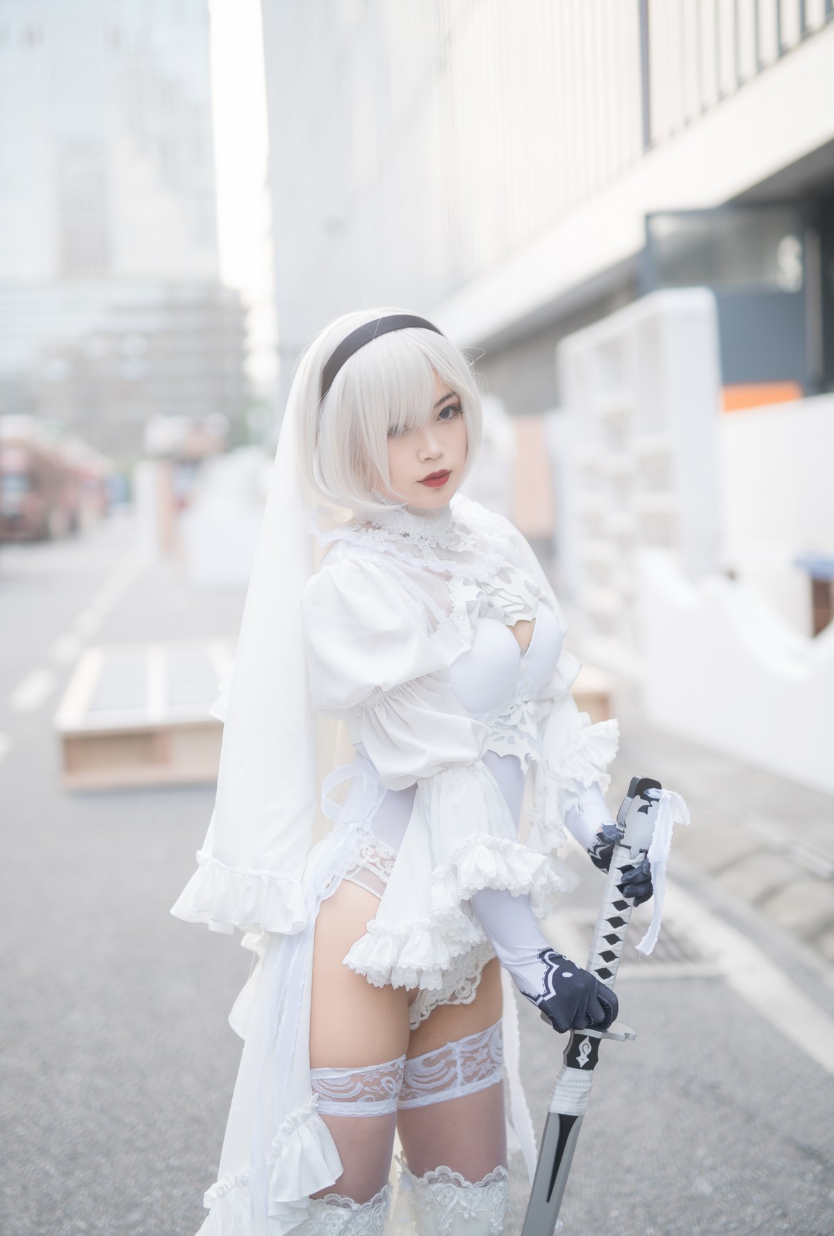 xgyw.top_萌系小姐姐白烨2b全套系列主题性感美女武士装扮黑白两套丝袜撩人诱惑写真131P
