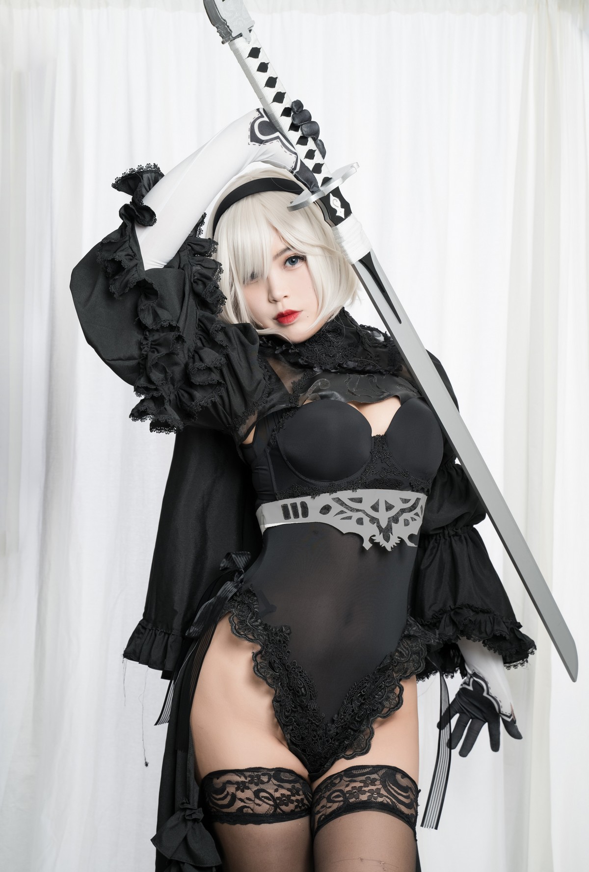 xgyw.top_萌系小姐姐白烨2b全套系列主题性感美女武士装扮黑白两套丝袜撩人诱惑写真131P