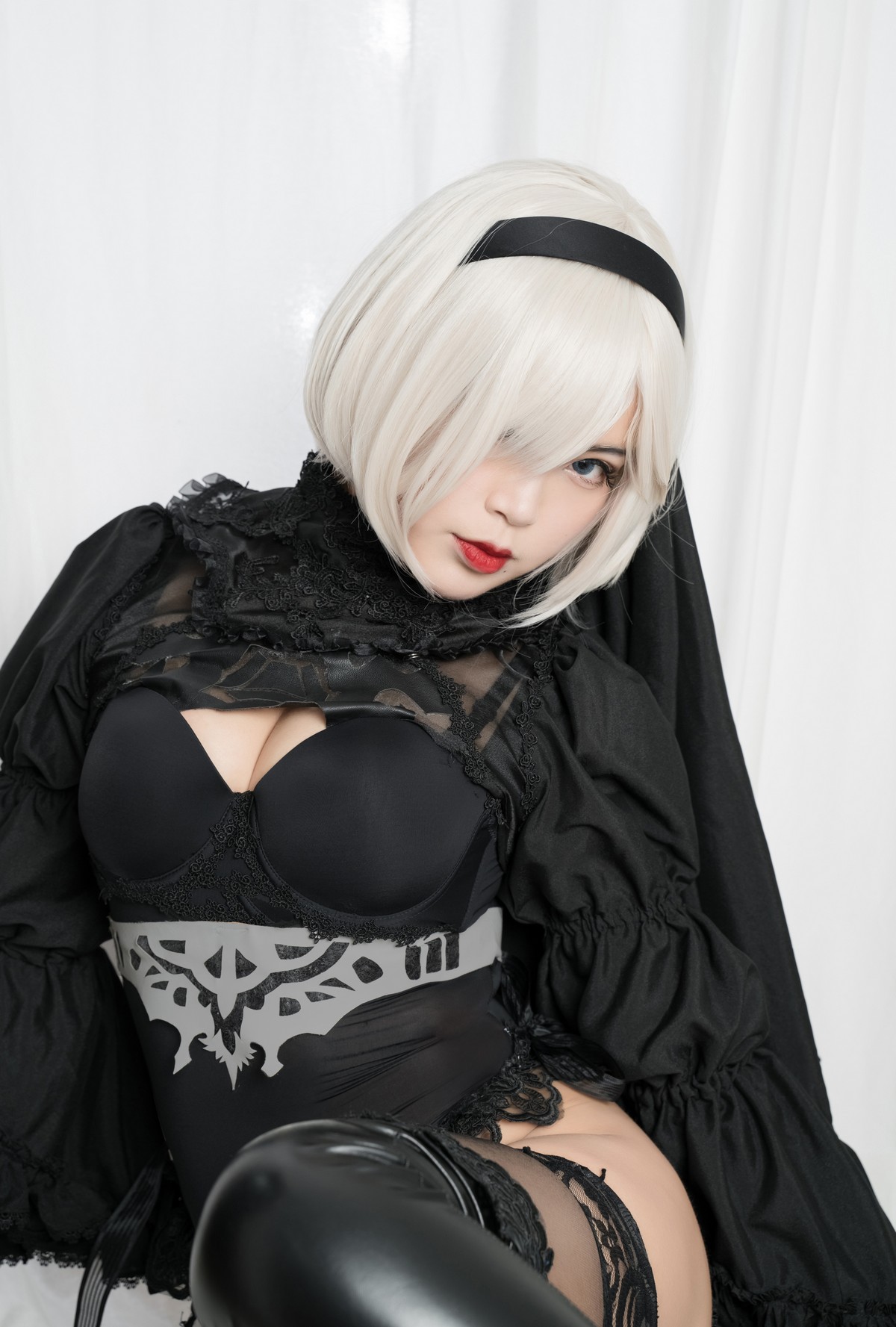 xgyw.top_萌系小姐姐白烨2b全套系列主题性感美女武士装扮黑白两套丝袜撩人诱惑写真131P