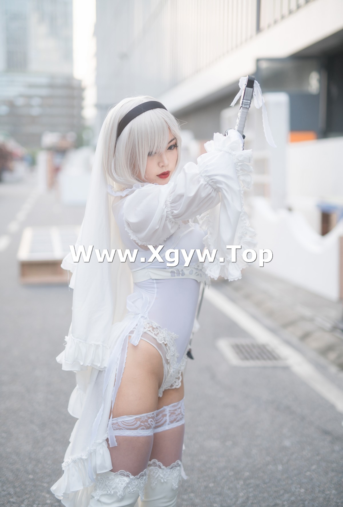 xgyw.top_萌系小姐姐白烨2b全套系列主题性感美女武士装扮黑白两套丝袜撩人诱惑写真131P