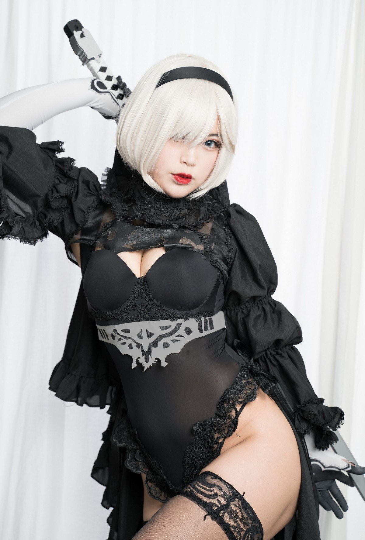 xgyw.top_萌系小姐姐白烨2b全套系列主题性感美女武士装扮黑白两套丝袜撩人诱惑写真131P