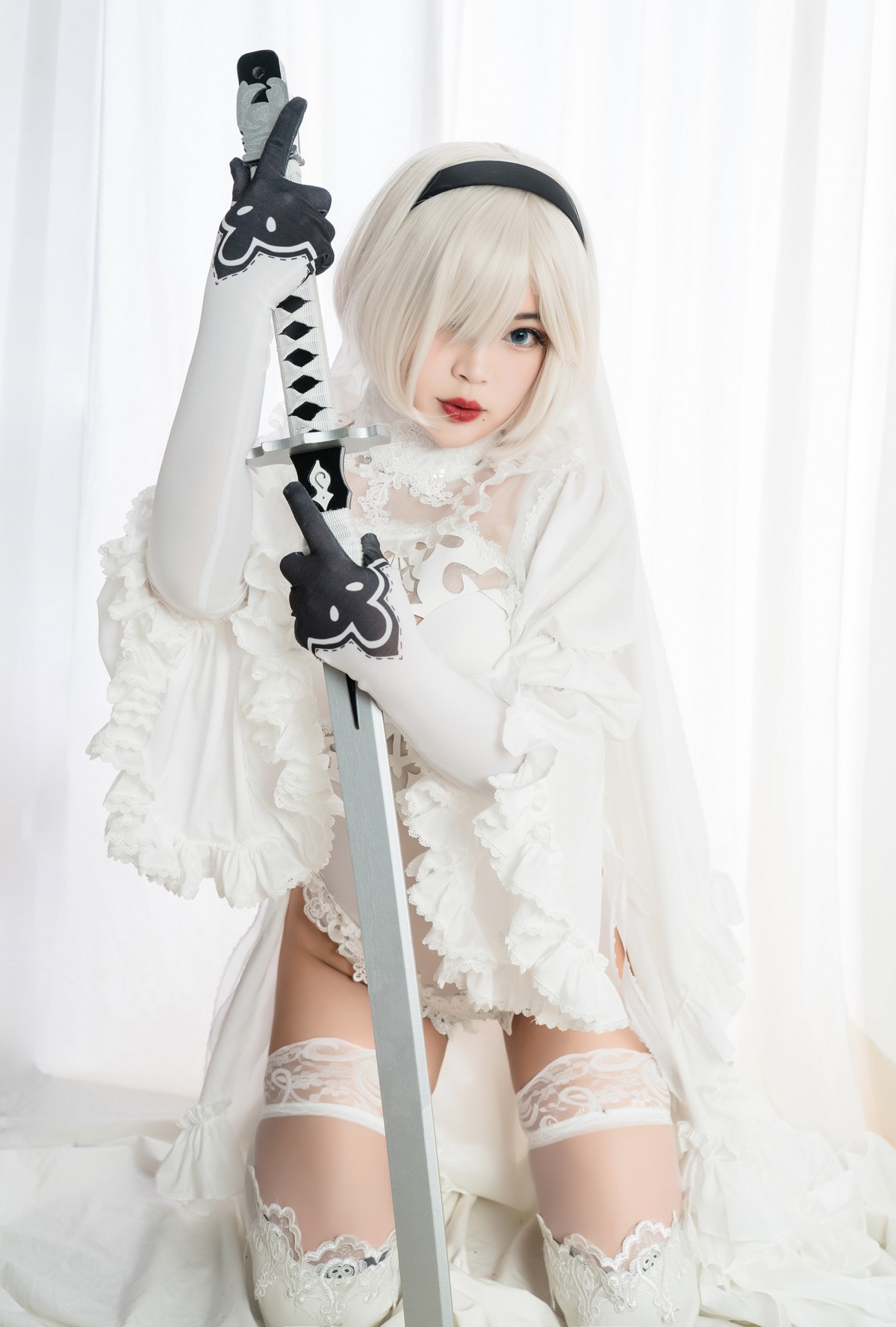 xgyw.top_萌系小姐姐白烨2b全套系列主题性感美女武士装扮黑白两套丝袜撩人诱惑写真131P