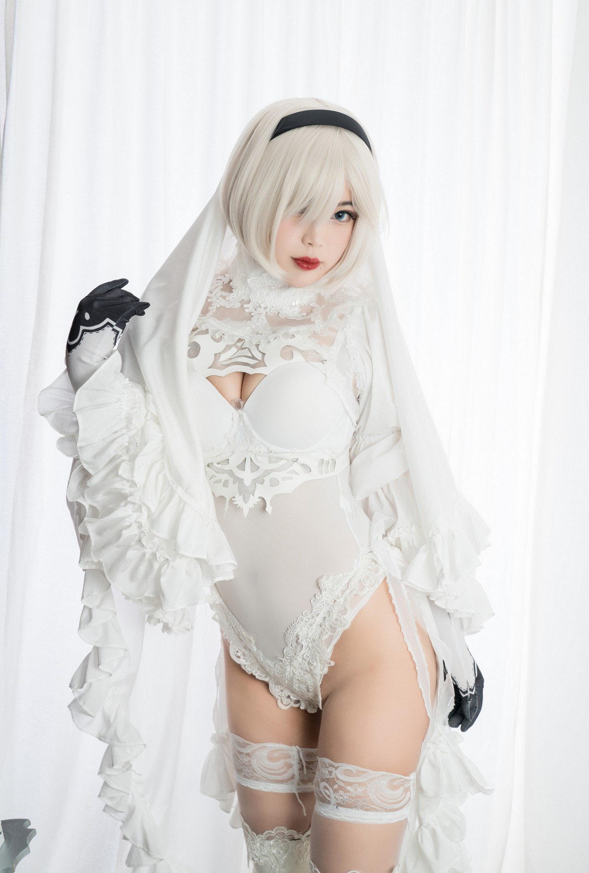 xgyw.top_萌系小姐姐白烨2b全套系列主题性感美女武士装扮黑白两套丝袜撩人诱惑写真131P