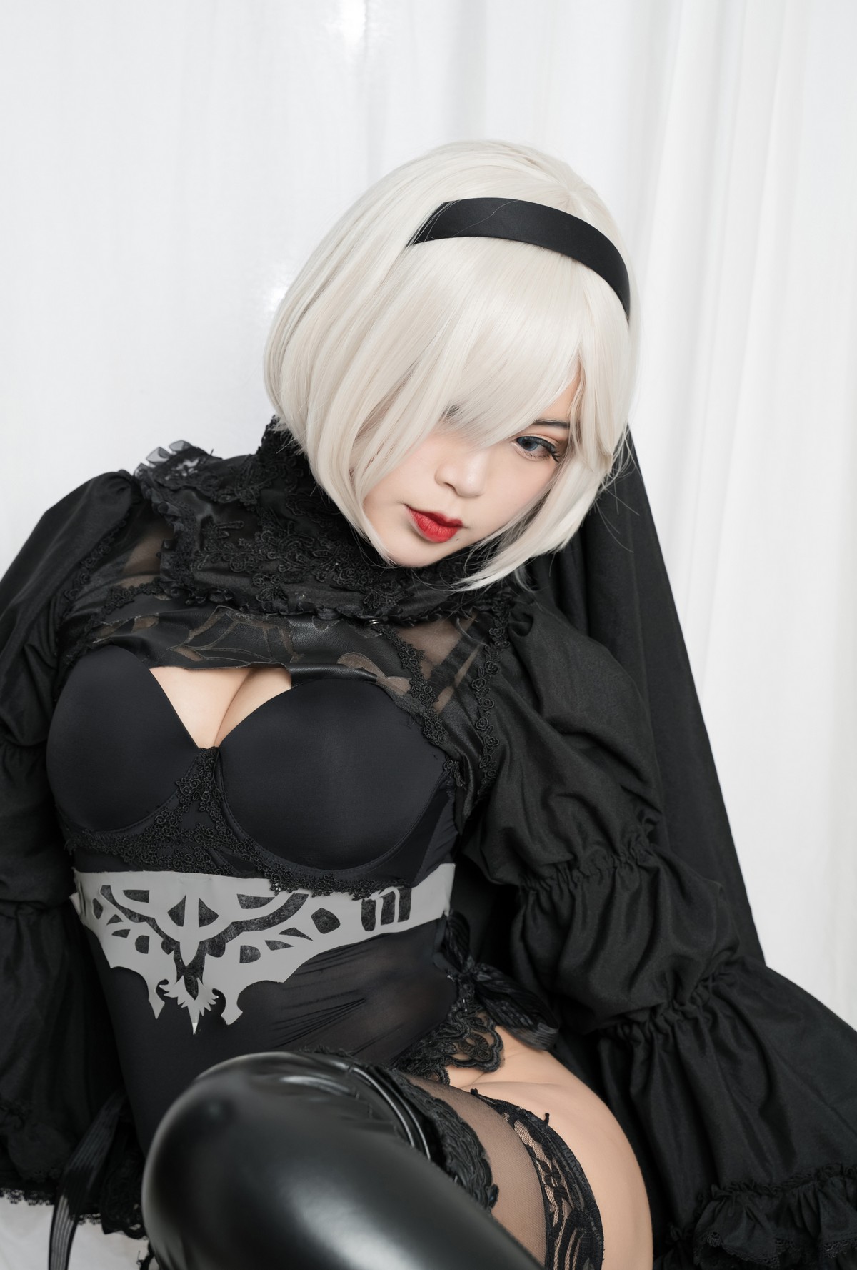 xgyw.top_萌系小姐姐白烨2b全套系列主题性感美女武士装扮黑白两套丝袜撩人诱惑写真131P