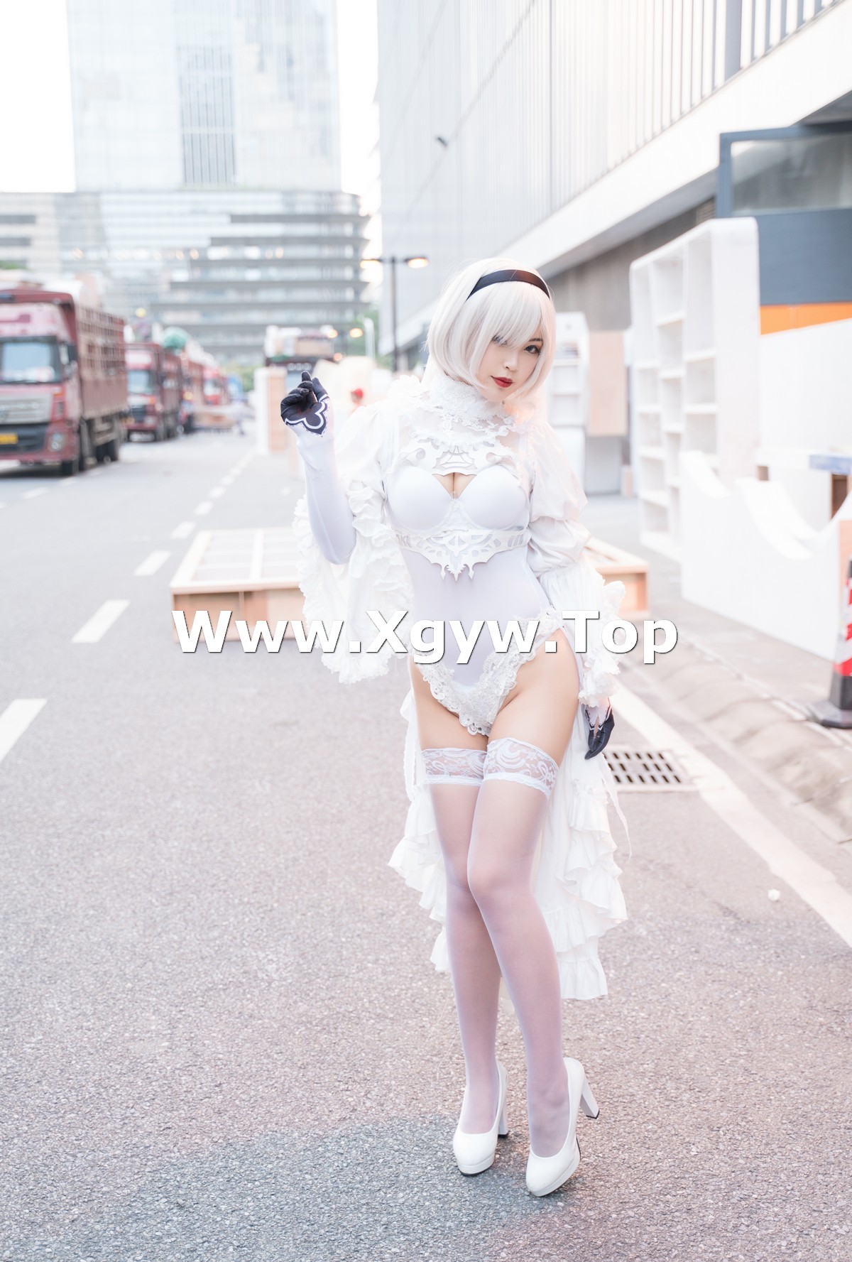 xgyw.top_萌系小姐姐白烨2b全套系列主题性感美女武士装扮黑白两套丝袜撩人诱惑写真131P