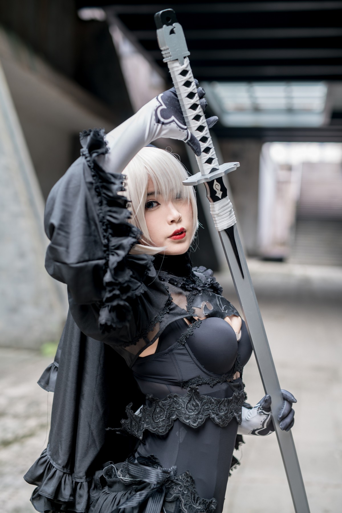 xgyw.top_萌系小姐姐白烨2b全套系列主题性感美女武士装扮黑白两套丝袜撩人诱惑写真131P