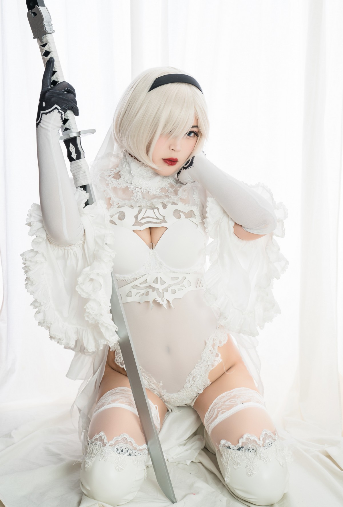 xgyw.top_萌系小姐姐白烨2b全套系列主题性感美女武士装扮黑白两套丝袜撩人诱惑写真131P