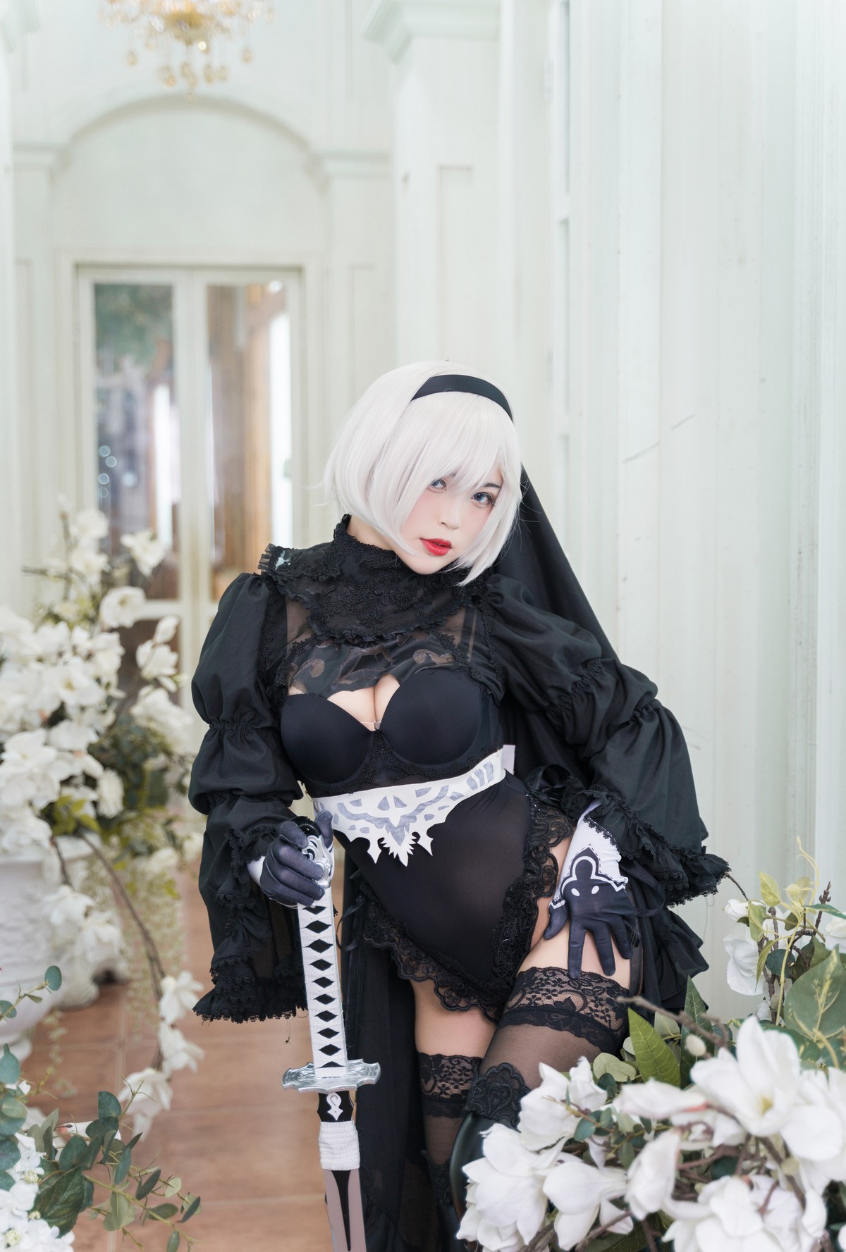 xgyw.top_萌系小姐姐白烨2b全套系列主题性感美女武士装扮黑白两套丝袜撩人诱惑写真131P