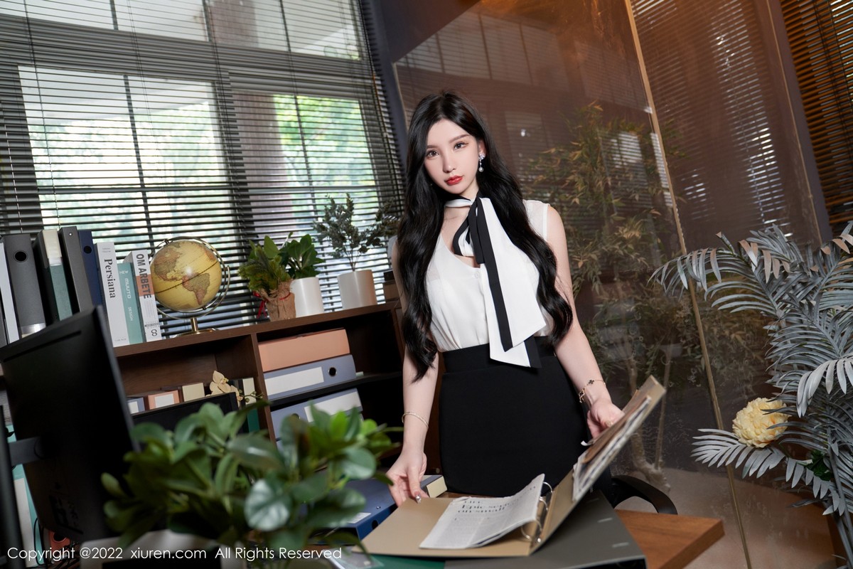 xgyw.top_XiuRen第5217期_女神周于希Sally心愿旅拍私房超薄闪亮黑丝秀翘臀美腿诱惑写真76P