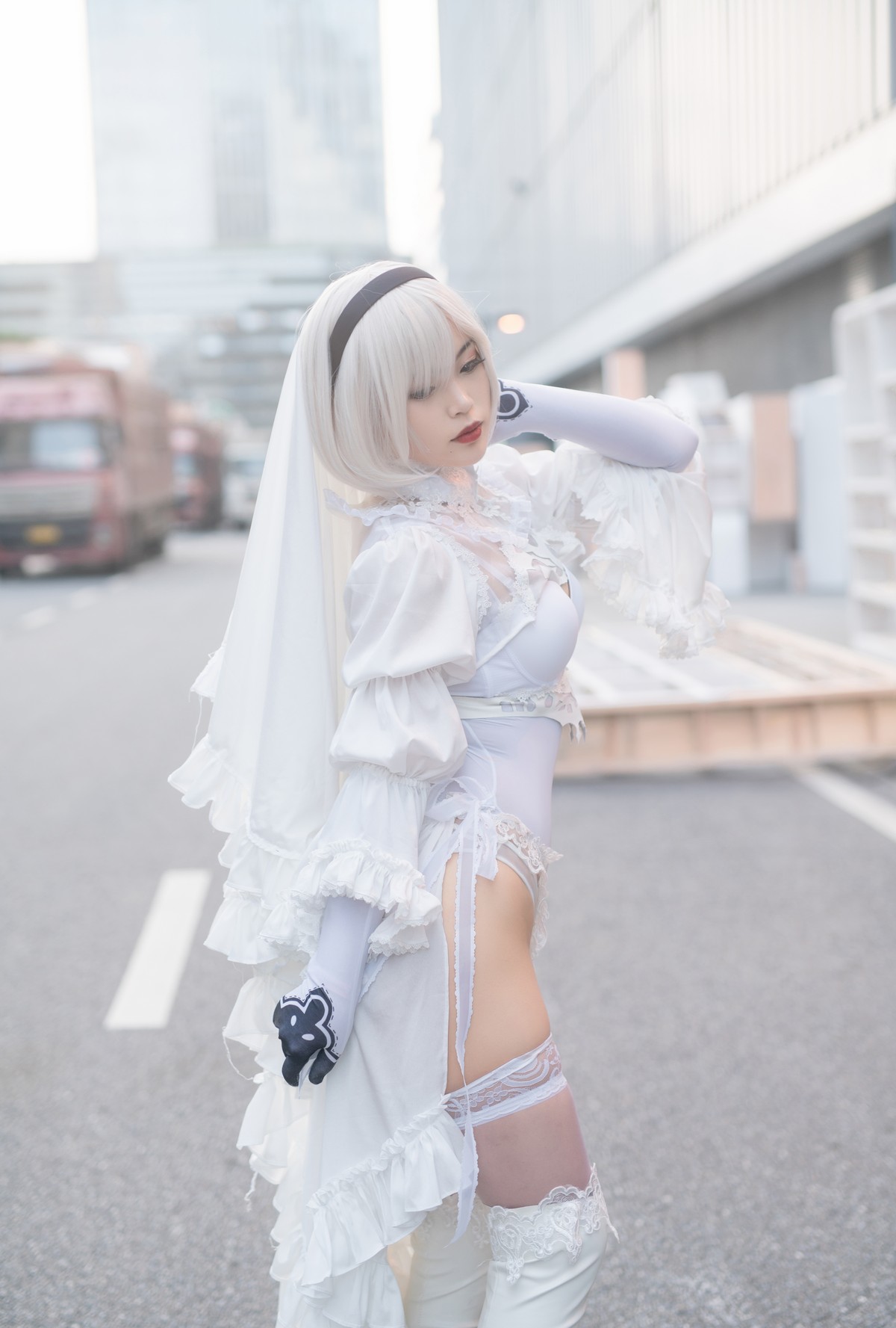 xgyw.top_萌系小姐姐白烨2b全套系列主题性感美女武士装扮黑白两套丝袜撩人诱惑写真131P