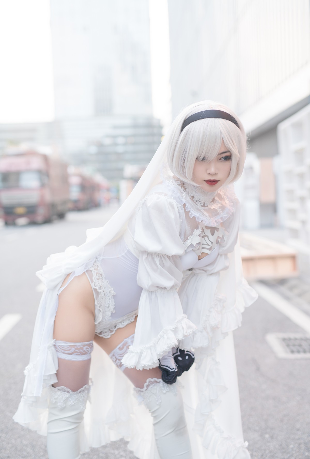 xgyw.top_萌系小姐姐白烨2b全套系列主题性感美女武士装扮黑白两套丝袜撩人诱惑写真131P