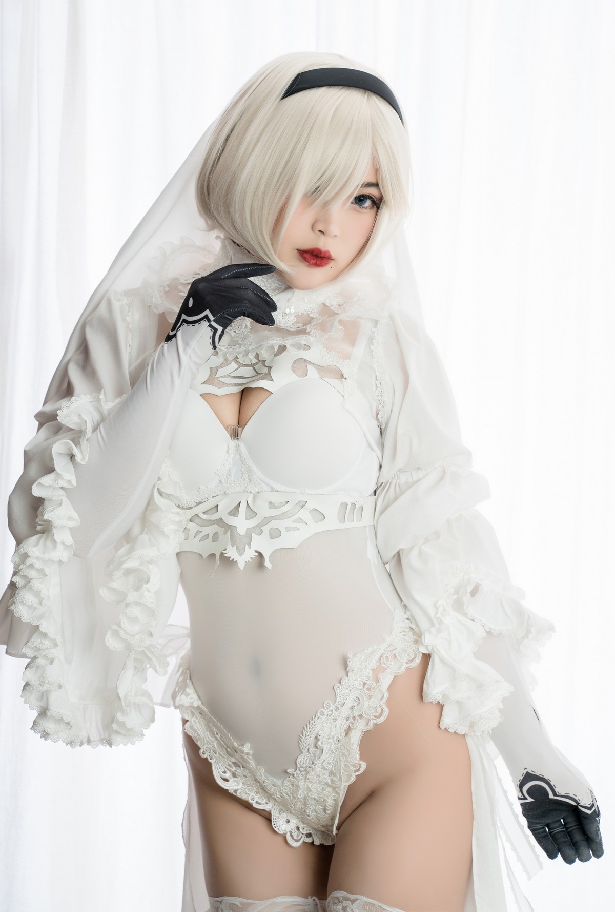 xgyw.top_萌系小姐姐白烨2b全套系列主题性感美女武士装扮黑白两套丝袜撩人诱惑写真131P