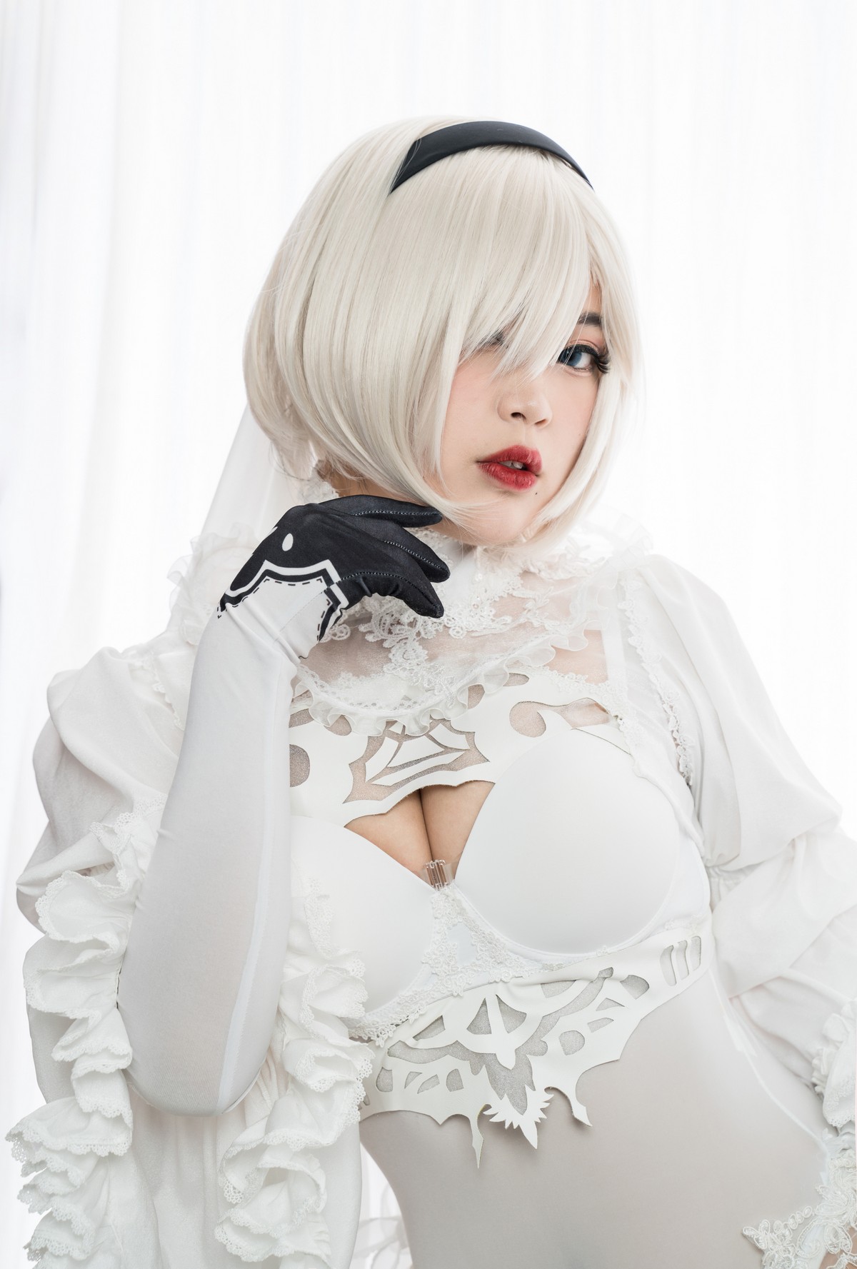 xgyw.top_萌系小姐姐白烨2b全套系列主题性感美女武士装扮黑白两套丝袜撩人诱惑写真131P