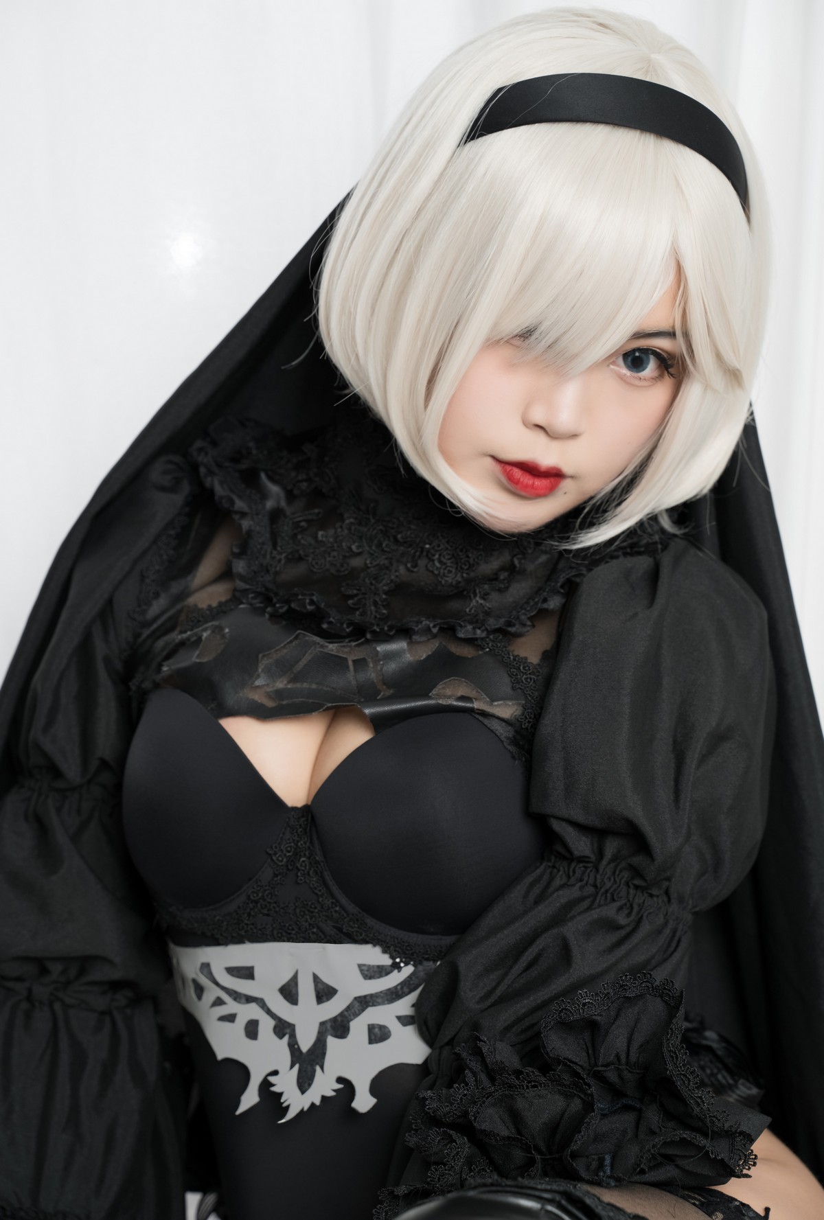 xgyw.top_萌系小姐姐白烨2b全套系列主题性感美女武士装扮黑白两套丝袜撩人诱惑写真131P