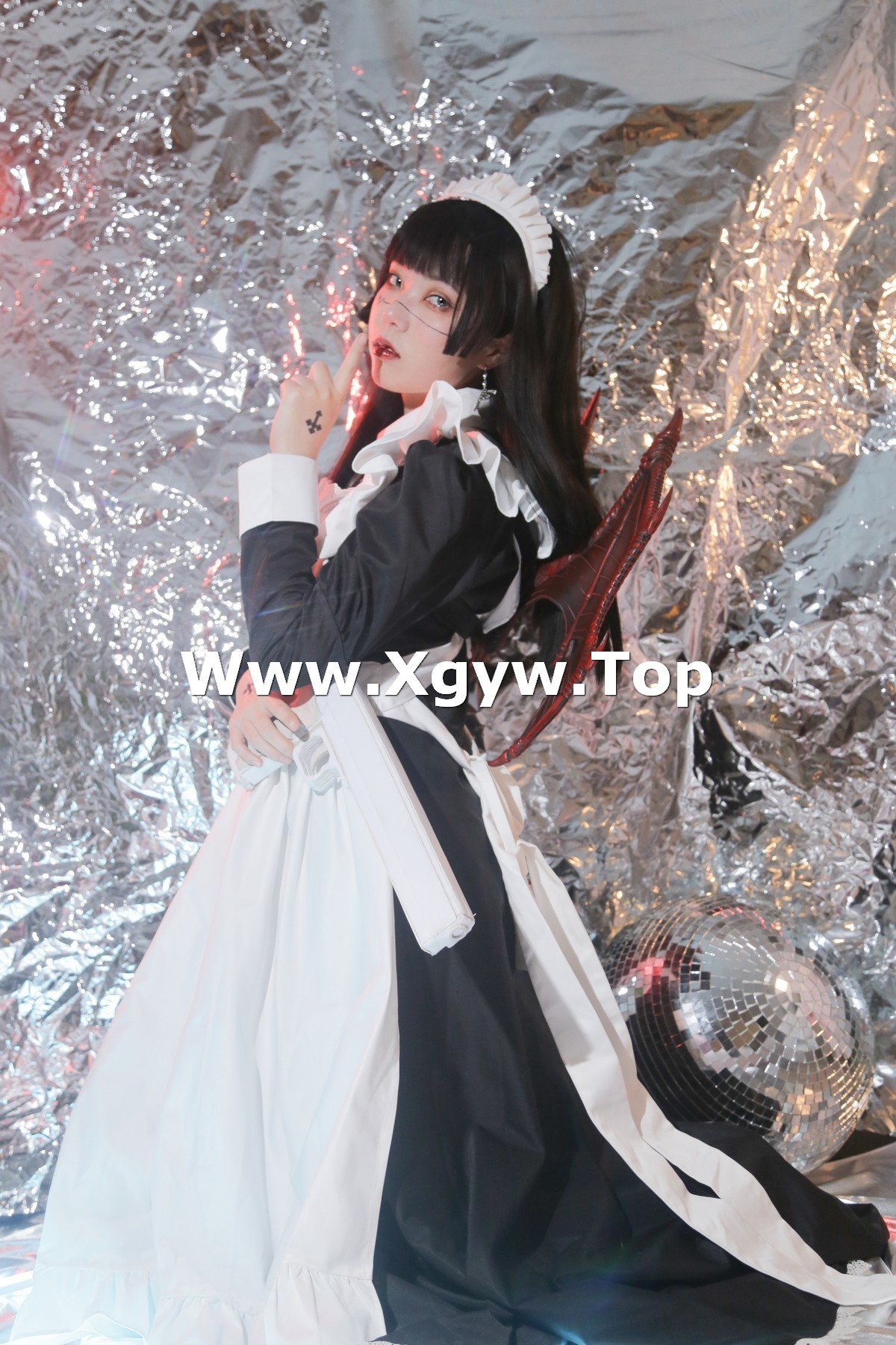 xgyw.top_微博妹子Fushii_海堂生化女仆主题美女战士装扮性感黑白女仆长裙迷人写真46P
