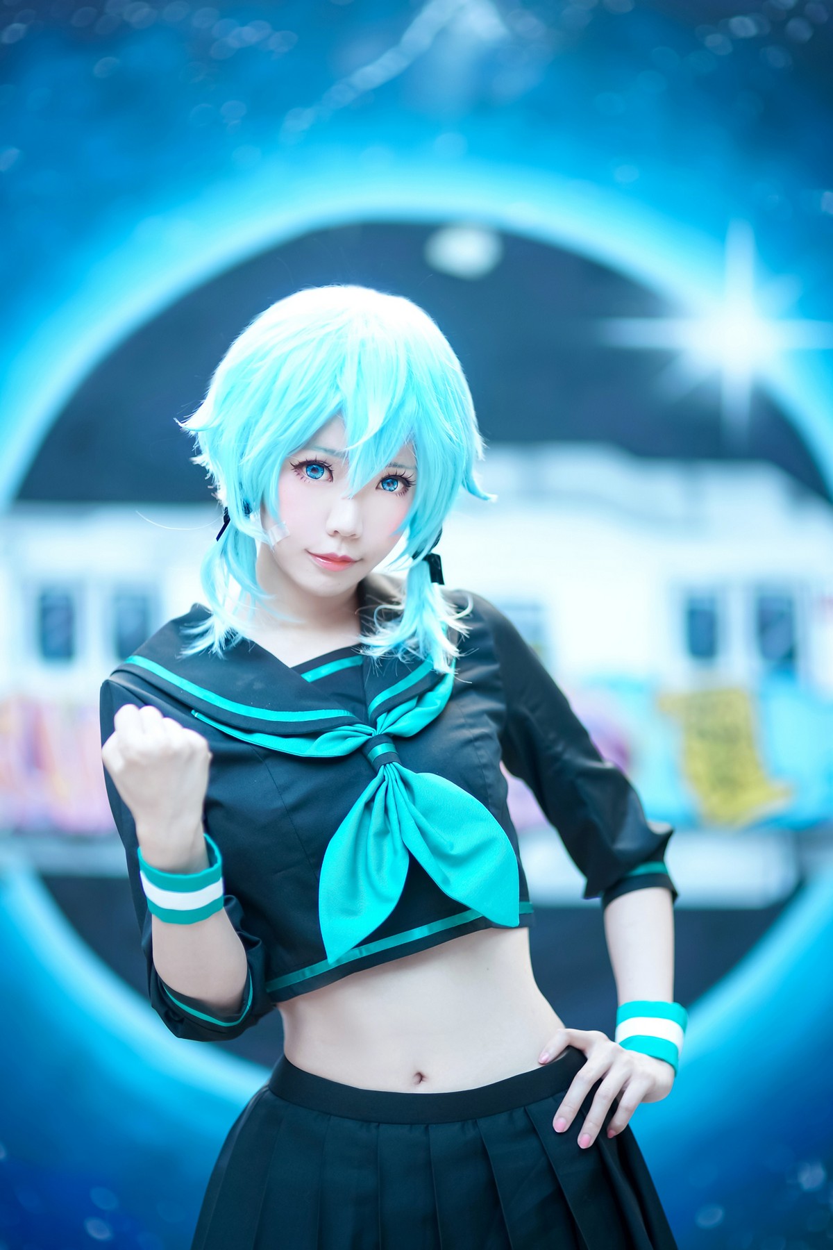 xgyw.top_Coser妹子Ely_eee诗乃JK主题户外性感JK制服配黑丝袜秀完美身材迷人写真36P