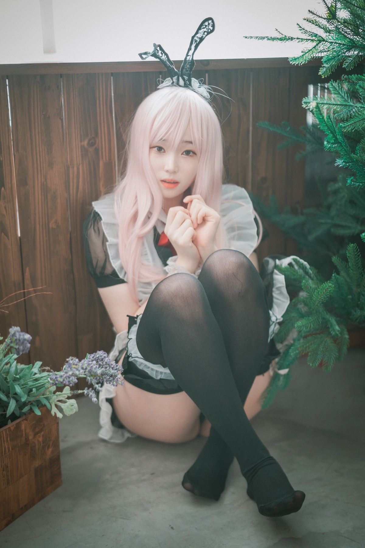 xgyw.top_[DJAWA]No.122_模特Bambi_Sheer Bunny Maid主题薄透服饰配黑丝吊袜秀美腿诱惑写真51P