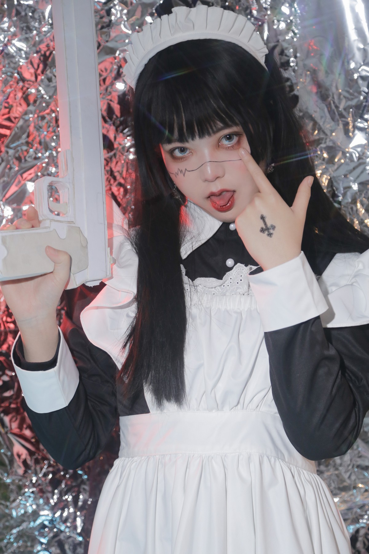 xgyw.top_微博妹子Fushii_海堂生化女仆主题美女战士装扮性感黑白女仆长裙迷人写真46P