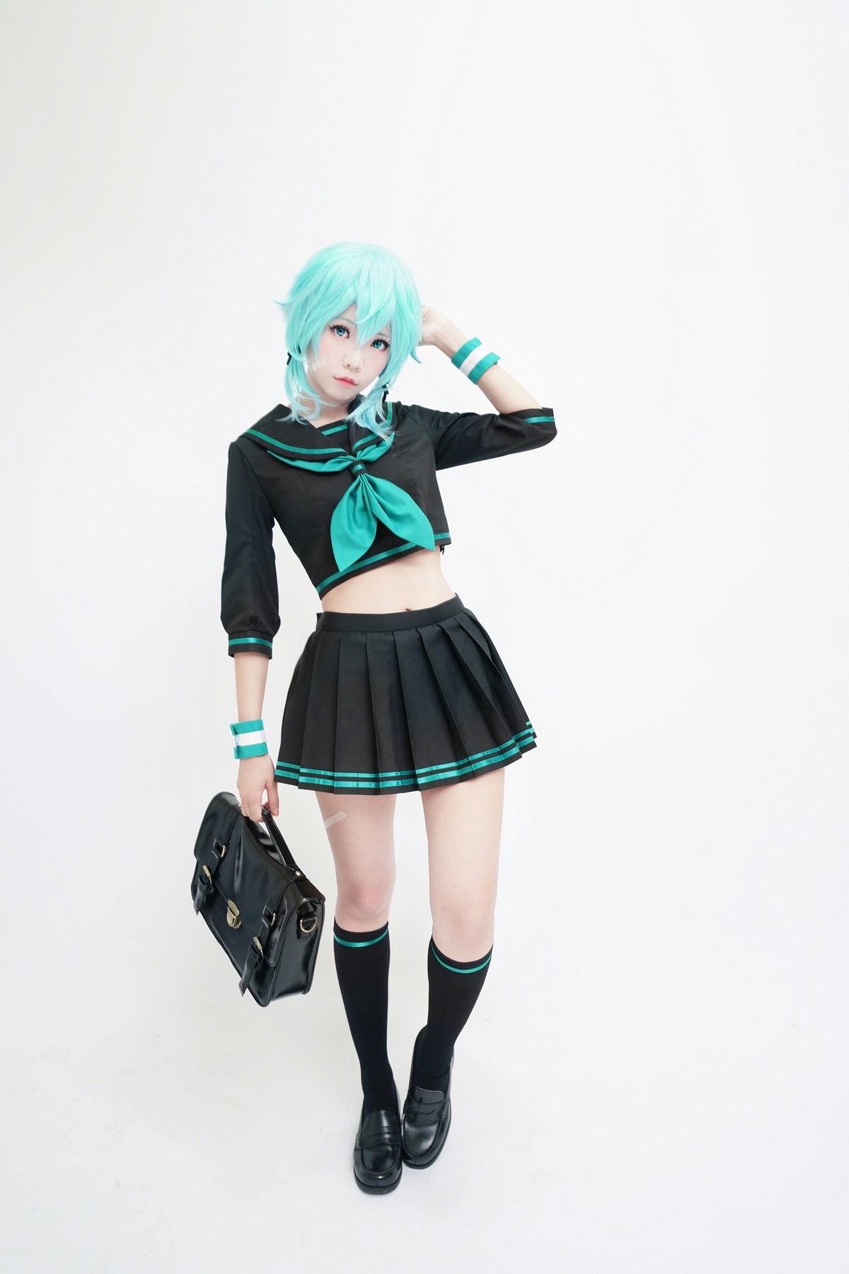 xgyw.top_Coser妹子Ely_eee诗乃JK主题户外性感JK制服配黑丝袜秀完美身材迷人写真36P