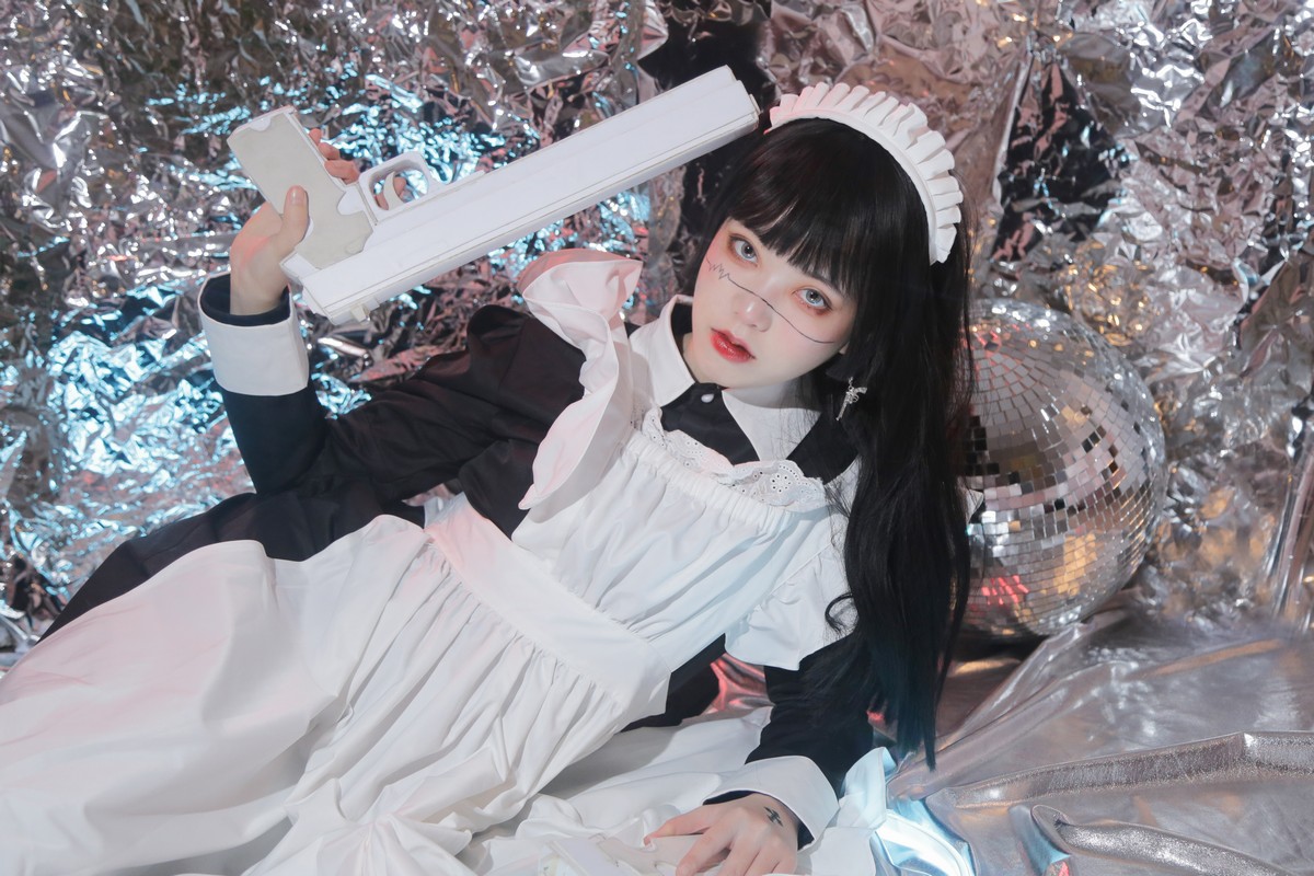 xgyw.top_微博妹子Fushii_海堂生化女仆主题美女战士装扮性感黑白女仆长裙迷人写真46P