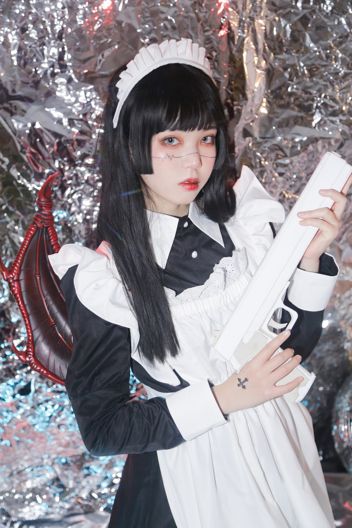 xgyw.top_微博妹子Fushii_海堂生化女仆主题美女战士装扮性感黑白女仆长裙迷人写真46P